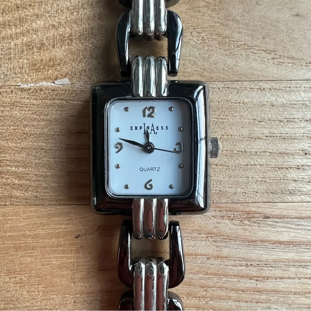 La express ladies square silver tone fashion watch NEW BATTERY